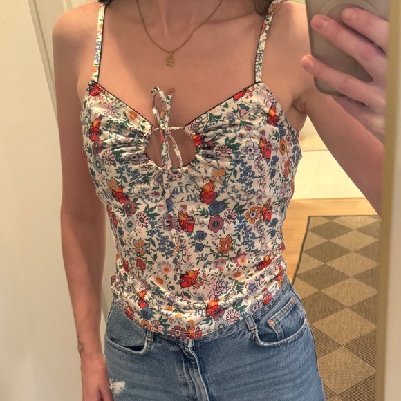 Floral String Top - Picture 5 of 5